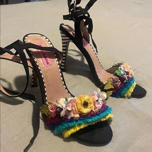 BETSEY JOHNSON‎ Floral Sandal Size 7.5